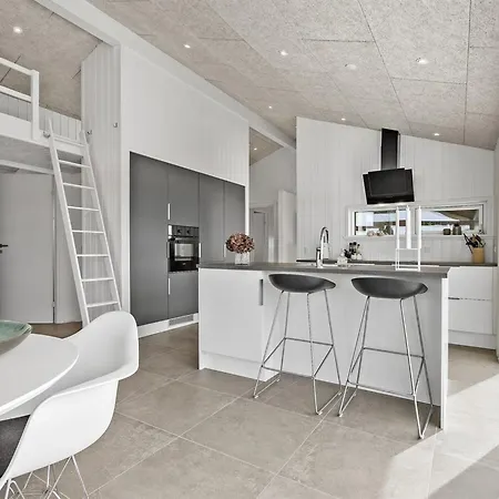 Frithbjorn - 900m From The Sea By Interhome *
