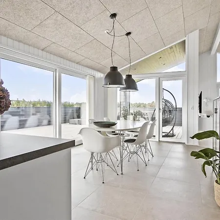 Frithbjorn - 900m From The Sea By Interhome *
